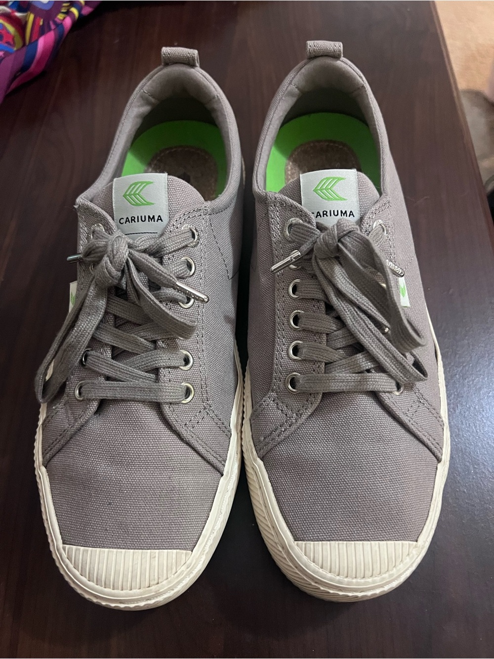 Cariuma Men’s Taupe Canvas Low-Top Sneakers Size Men’s 10